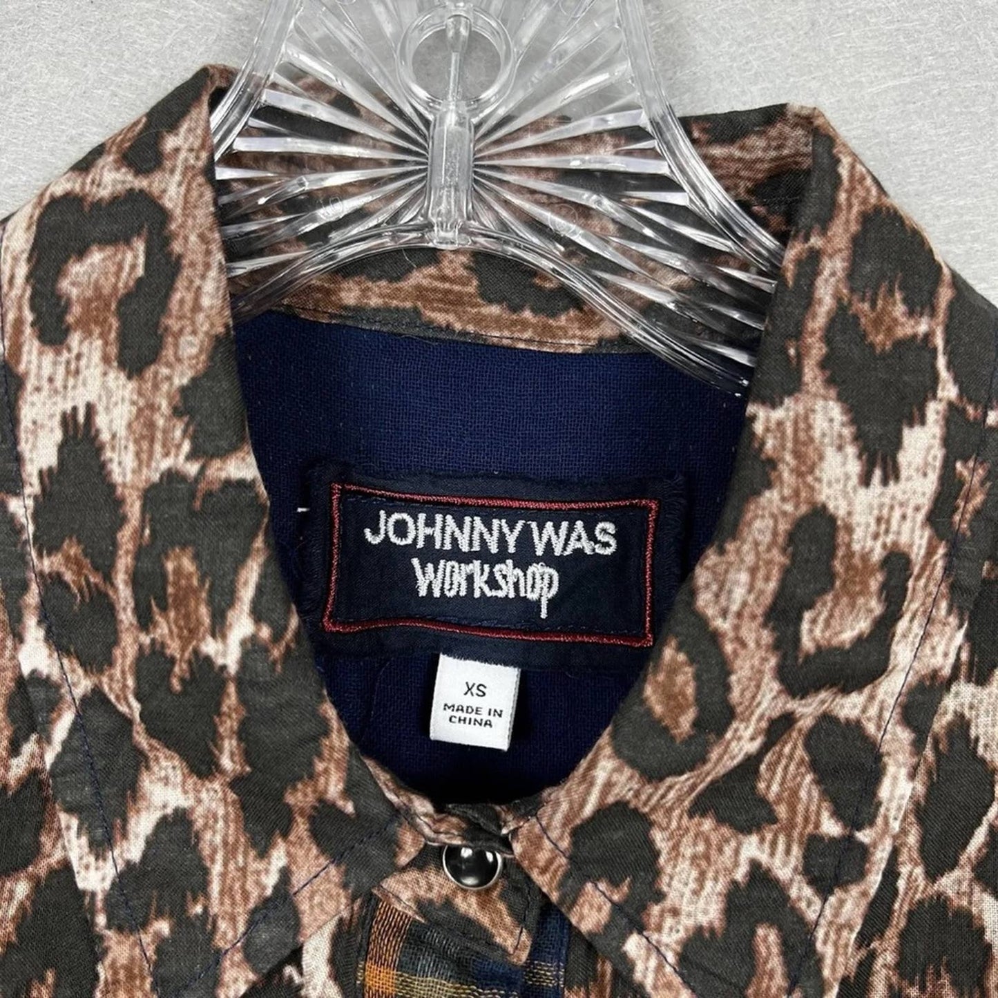 Johnny Was Workshop Blue Plaid Leopard Patch SnapPearl Gauze Top • Sz XS