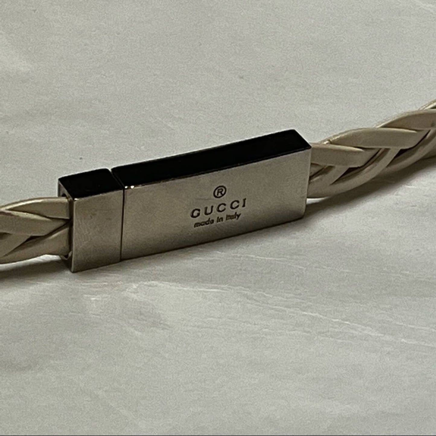 Gucci White Leather Woven Belt • 28”