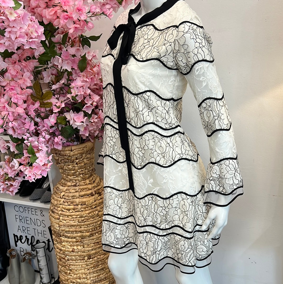 SACHIN + BABI Bloomingdale’s- Cream & Black Lace Dress 2