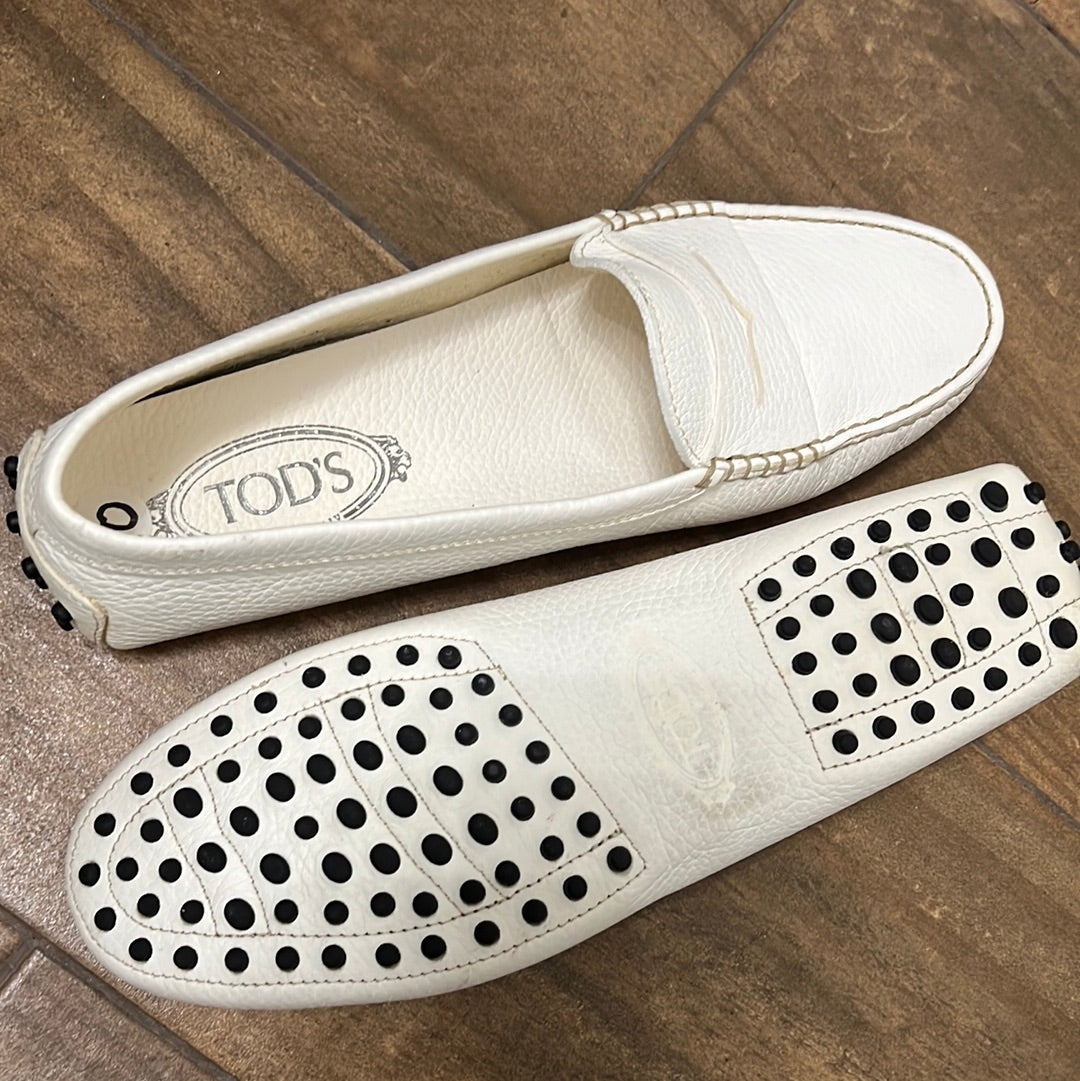 Tod’s White Soft Leather Drivers Loafers 40 1/2 • 9.5