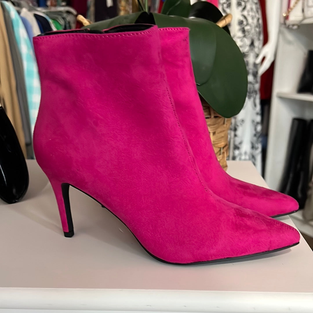 Red Delicious Fuchsia pointed toe boots 6.5